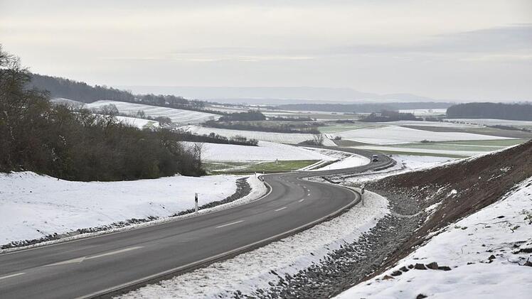 Die ausgebaute Staatsstra&szlig;e K&ouml;nigsberg-Ha&szlig;furt zwischen K&ouml;nigsberg und der Abzweigung nach Prappach Gerold Snater