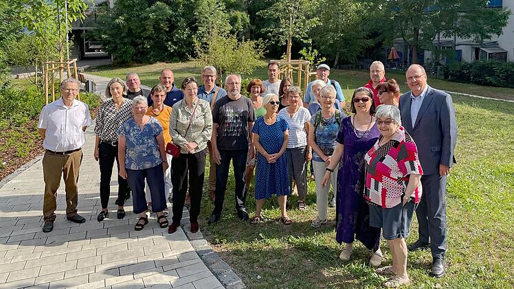 N&uuml;rnberg: Nach Umgestaltung - Gr&uuml;nanlage und Stadtplatz Neubleiche feierlich er&ouml;ffnet