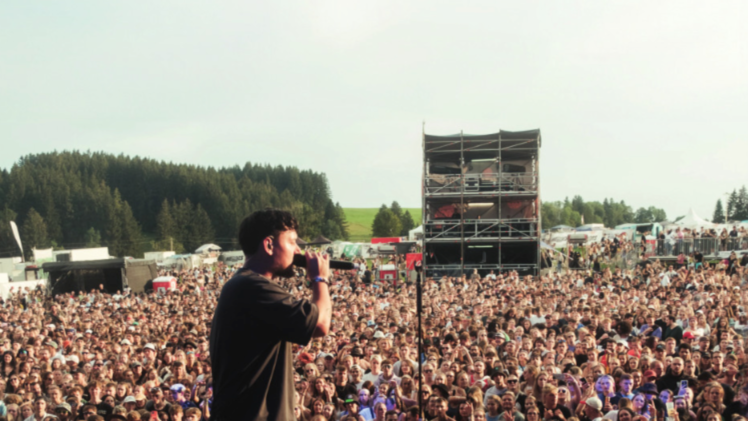 Coburger Open-Air-Sommer 2024 steht in den Startlöchern: Dieser Sänger macht am Samstag den Anfang