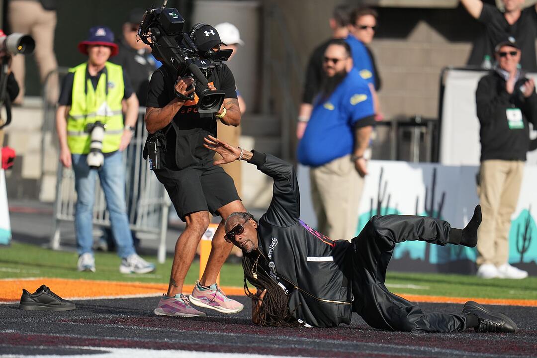 Snoop Dogg Arizona Bowl