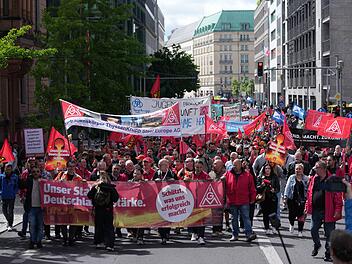 Kundgebung der IG Metall f&uuml;r die Zukunft der Stahlindustrie