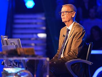 Wer wird Millionär? - 3-Millionen-Euro-Woche - Tag 1 Günther Jauch fühlte sich von seiner Kandidatin gut unterhalten, geriet aber auch an die Grenzen seiner Geduld.