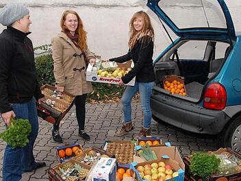 Theresa Lorenz, Christina Winklmann und Heidi Laracuente Rodriguez wollen Lebensmittel nicht einfach verderben lassen. Foto: Fotostudio Barthel