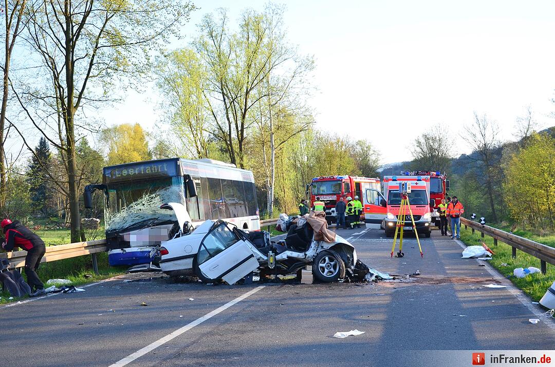 Miltenberg: Auto kollidiert mit Linenbus - ein Toter