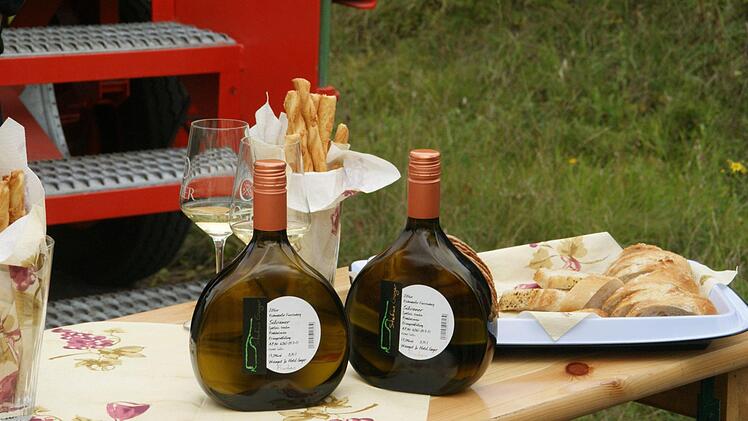 Wein aus dem Landkreis Haßbereg in den neuen Bocksbeuteln  Foto: Sabine Weinbeer