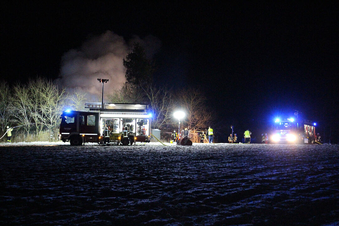 Tragödie in Mittelfranken: 56-Jähriger und seine zwei Hunde sterben bei Feuer in Gartenlaube