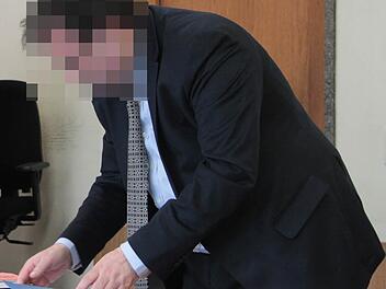 Der Angeklagte kann einpacken: Am Donnerstag wurde er zu einer Haftstrafe auf Bewährung und einer hohen Geldzahlung verurteilt. Foto: Jürgen Gärtner