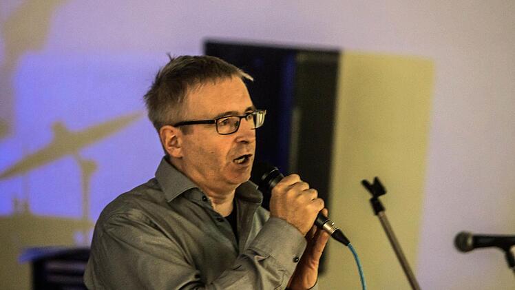 Mit eigenen Rückert-Vertonungen erinnerte die Lehrer-Band "Teachers of the Revolution" an den 150. Todestag des Dichters und Orientalisten. Foto: Jochen Berger