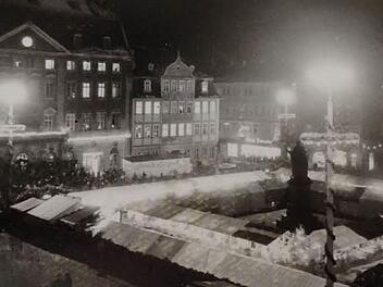 Blick auf den Coburger Weihnachtsmarkt 1959Foto: Tageblatt-Archiv/Leo Frick