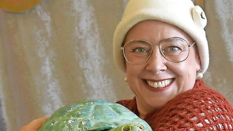 &bdquo;Happy Birthday, Agathe!&ldquo; &ndash; Oma Hermine erz&auml;hlte die Geschichte &uuml;ber den Geburtstag, an dem die Schildkr&ouml;tendame Agathe wie verr&uuml;ckt aufgeregt war.