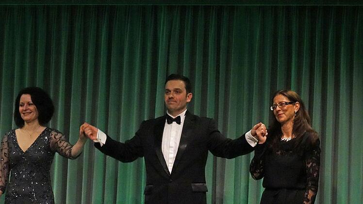 Nina Andreeva, Milen bozhkov und Antoinetta Bafas gestalten einen Opern- und Operettenabend bei "Leise am Markt".Archiv/Jochen bErger