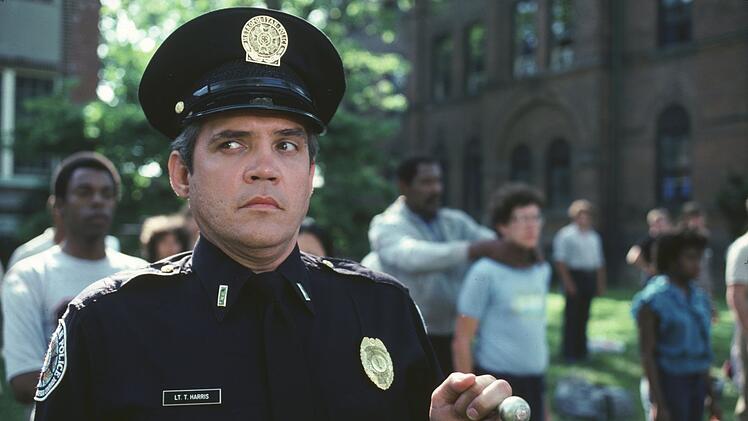 Das Megafon war sein liebstes und wichtigstes Werkzeug: Captain Harris (G.W. Bailey) war eine der gr&ouml;&szlig;ten Lachnummern der "Police Academy"-Reihe.