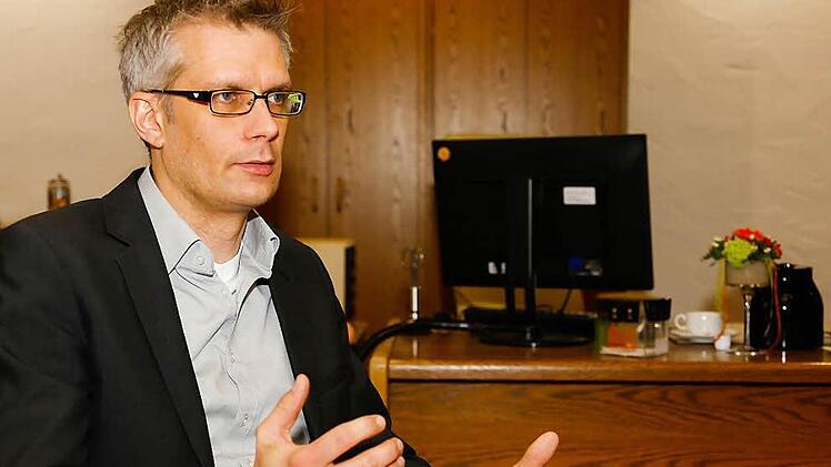 Uwe Kirschstein in seinem neuen Büro Foto: Matthias Hoch
