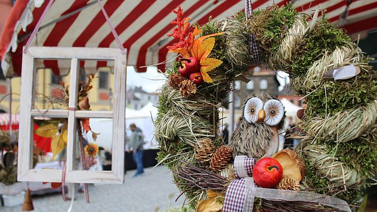 Es wird Herbst und der Herbstmarkt hatte sich an manchen Ständen motivisch darauf eingerichtet. Fotos: Markus Häggberg