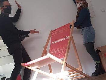 Platz für Ihre Lieblingsfotos aus der Heimat: Redakteur Ronald Heck (links) und Volontärin Mirjam Stumpf freuen sich schon auf Ihre Einsendungen.  Foto: Stephan Großmann