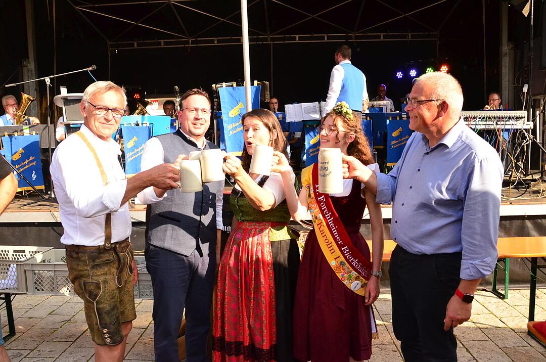 Auf dem Marktplatz Ebermannstadt wird gefeiert!