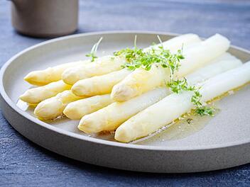 spargel-zitronen-knoblauch-butter.jpg