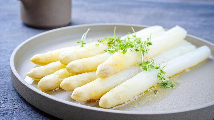 spargel-zitronen-knoblauch-butter.jpg