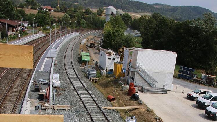 Bahnhof Untersteinach: Blick auf die Bauarbeiten. Foto: Jürgen Gärtner