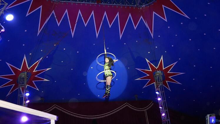 Impressionen rund um die Premiere des "Circus Henry" in Dörfles-Esbach (Landkreis Coburg). Dort gastiert der Zirkus noch bis Anfang Oktober - mit Vorstellungen jeden Samstag und Sonntag. - Foto: Manja von Nida