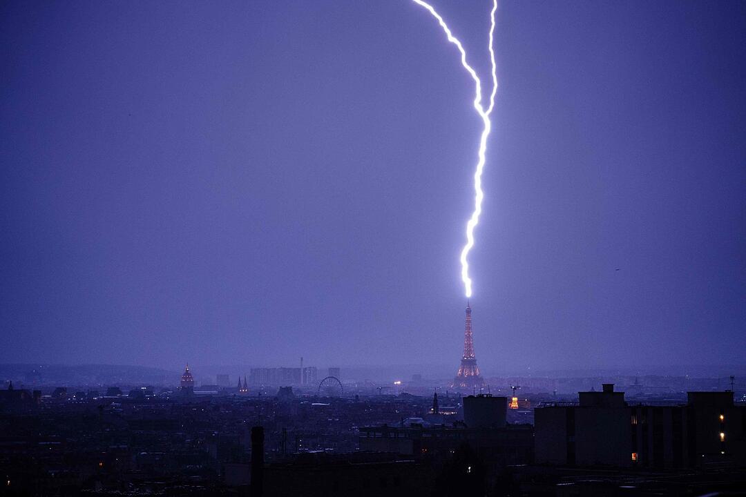 Blitz in Paris