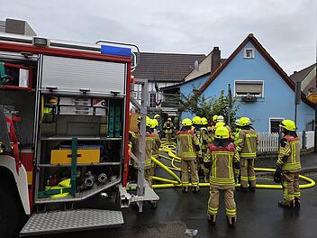 "Person in Gefahr" bei Brand in Birkenfeld &ndash; Feuerwehr rettet Mensch