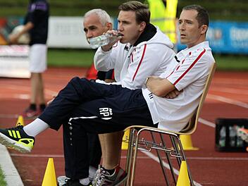 FCE-Trainer Roberto Pätzold (r.) zeigte sich nach der erneuten Niederlage am Freitagabend enttäuscht.