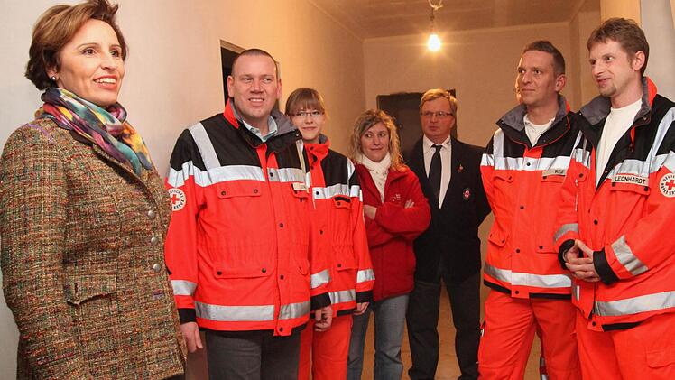 Ein Lob gab es für die Mitarbeiter der Rettungswache mit ihrem Leiter Jürgen Geisel (Zweiter von links).