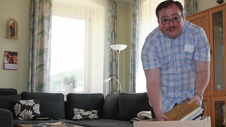 Auszug aus dem Pfarrhaus: Nach drei Jahren in der Pfarreiengemeinschaft verlässt Pfarrvikar Norbert Wahler die Stadt wieder. Foto: Ulrike Müller