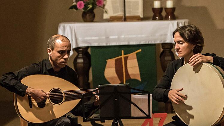 Der Lautenvirtuose Nehad el Sayed und die Perkussionistin Nora Thiele begeisterten bei ihrem Konzert in der Johanneskirche Elsa.Foto: Jochen Berger