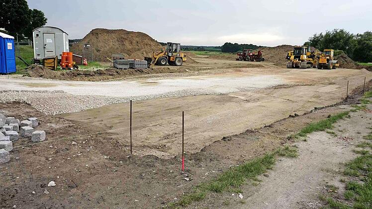 Wenn die Häuser in Heßdorf-Süd bezogen werden, ist die Freizeitanlage bereits fertig. Foto: Richard Sänger