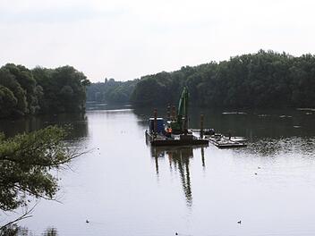 Mysteriöser Bombenfund in Nürnberg: Im Wöhrder See war Ende Juli 2019 eine Fliegerbombe aus dem Zweiten Weltkrieg gefunden worden, der Stausee war aber Jahrzehnte nach dem Krieg fertiggestellt worden. Foto: Niklolas Pelke