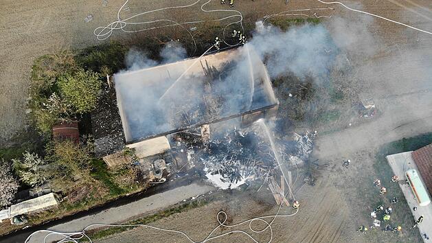 Scheune f&auml;ngt Feuer