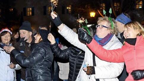 Die Fans feierten fr&ouml;hlich auf dem Marktplatz.