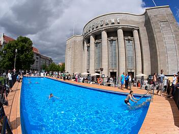 Baden vor der Volksb&uuml;hne