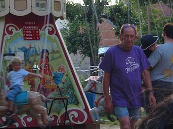 An seinem Kinderkarussell war Ludwig Keppner immer in seinem Element. Foto: Archiv/Johanna Blum