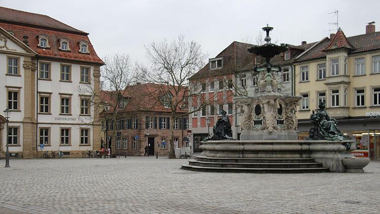 Ausgangsbeschränkung wegen des Coronavirus  in Erlangen: der  Schlossplatz. Foto: Christian Bauriedel