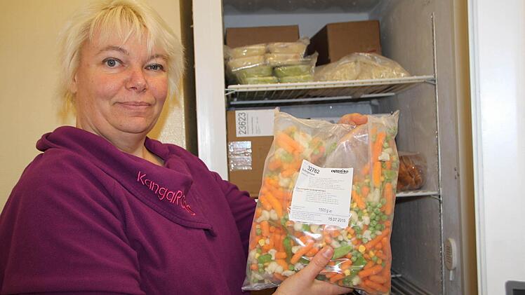 Das Gemüse kommt direkt aus der Tiefkühltruhe. Genauso wie die Kartoffeln und der Fisch.