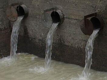 Die Kostenbeteiligung bei der Sanierung einer Abwasserleitung ist unklar: Kann der Streit zwischen der Gemeinde Ludwigschorgast und der Stadt Kupferberg beiseite gelegt werden?  Foto: Symbolbild/Archiv