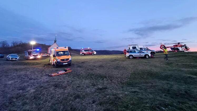 Gleitschirmflieger (73) stürzt in der Fränkischen Schweiz ab - Rettungshubschrauber im Einsatz