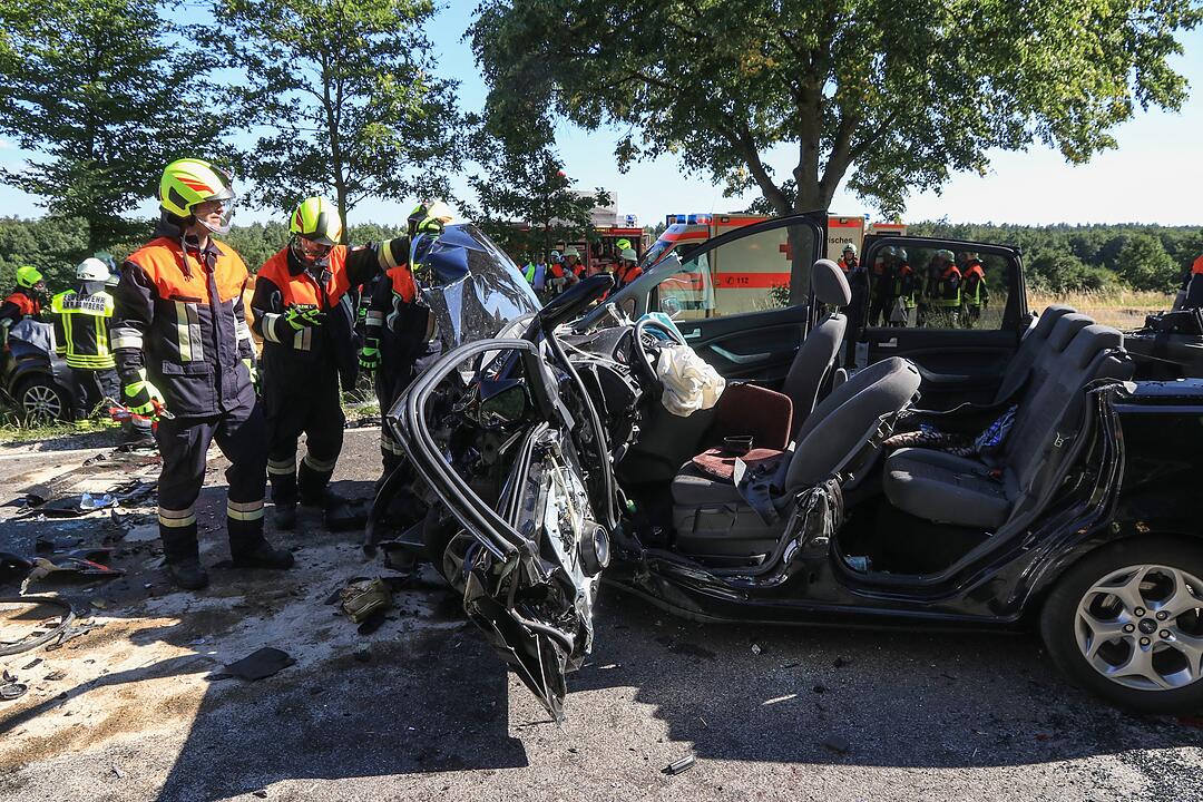 Schwerer Unfall im Kreis Bamberg - Kollision nahe Bischberg