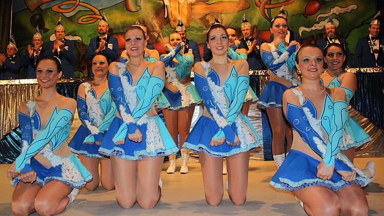 Immer ein Hingucker: die große Garde mit dem traditionellen Marschtanz. Alle Fotos: Christiane Reuther