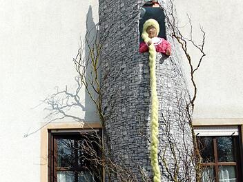Osterbrunnen und Märchen - diese Kombination erwies sich als sehr erfolgreich. Foto: Petra Malbrich