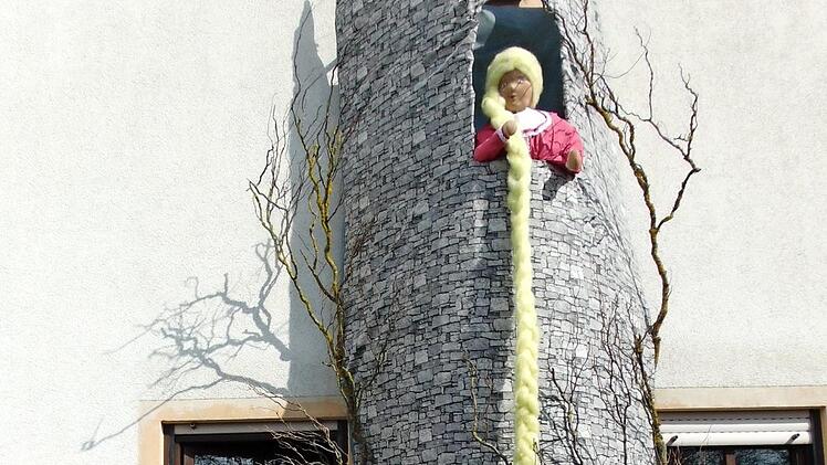 Osterbrunnen und Märchen - diese Kombination erwies sich als sehr erfolgreich. Foto: Petra Malbrich