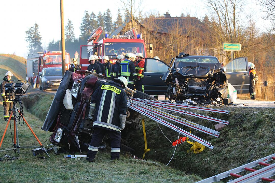 Mehrere Verletzte nach Glatteisunfall