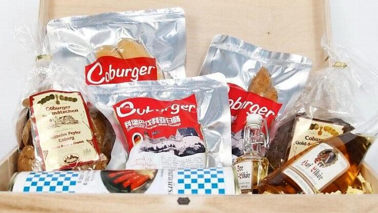 Fränkische Leckereien: Coburg liefert die Schmätzchen und den Hoflikör, die chinesische Firma "Coburger Food" steuert die Würste bei. Fotos: Coburger Food
