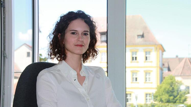 Franziska Bütof ist stellvertretende Leiterin des Katastrophenstabes des Landratsamtes Forchheim und stellvertretende Leiterin des Geschäftsbereichs Öffentliche Sicherheit und Ordnung. Foto: Ronald Heck