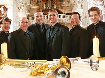 Benjamin Sebald (Dritter von links) hat "Bavarian Brass" gegründet.  Foto: privat