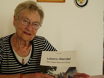 Die frühere Wildfleckenerin und ehemalige Präsidentin des Rhönklubs, Regina Rinke, hat ein Buch über ihre Lebensgeschichte und ihr Engagement in Afrika geschrieben.