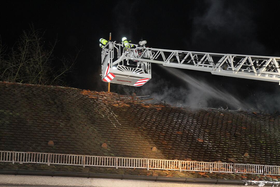 Nürnberg: Brand in Grundschule - Brandstiftung?